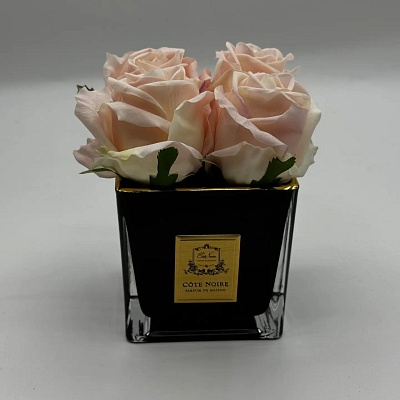 Квадратная композиция из 4 бутонов''Champagne Pink '' черное стекло 85420 купить